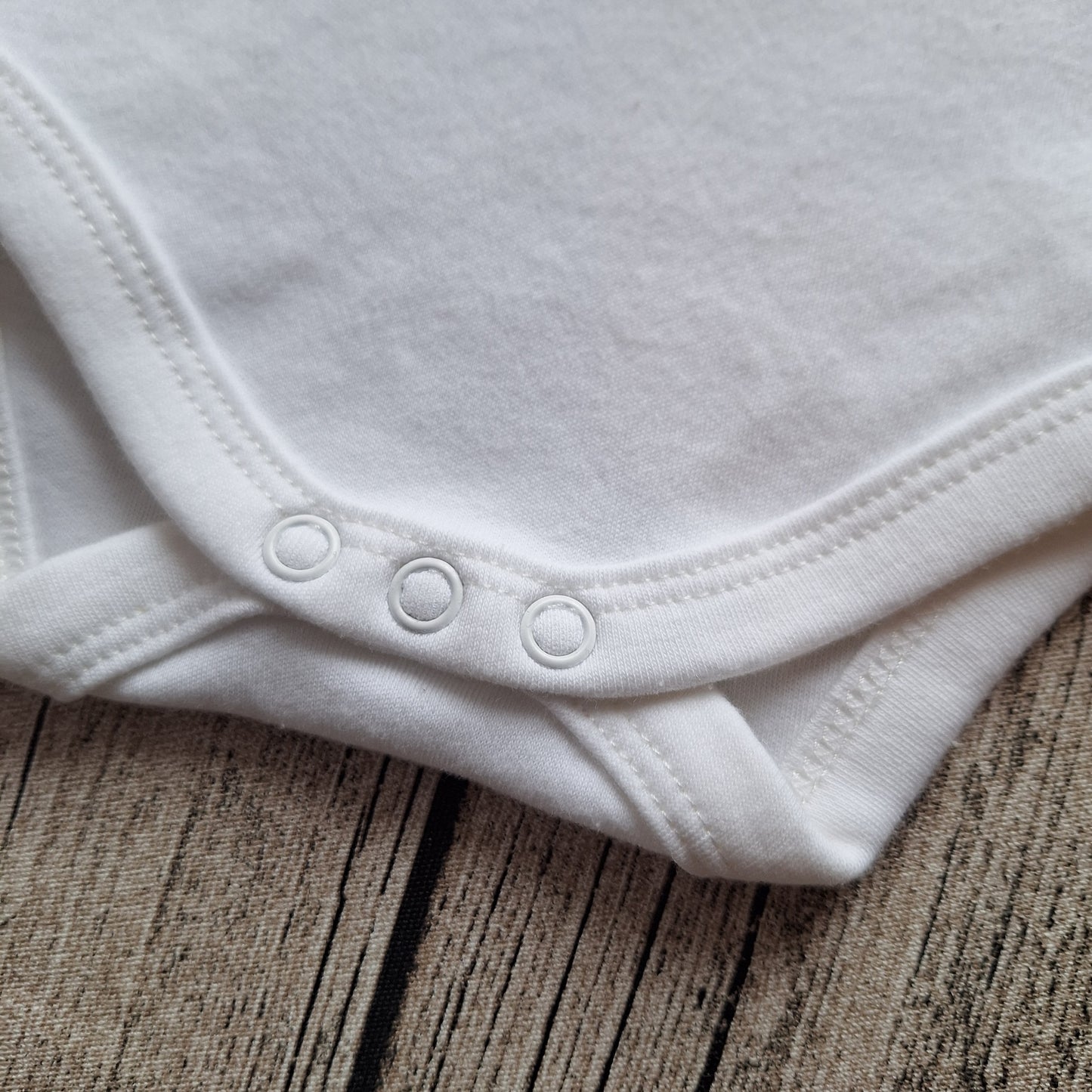 Bedruckter Baby-Body „Mein geliebter Bauchzwerg“ – Größe 50/56 👶💛