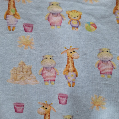 Oversized Sweater | Größe 56 | Giraffe & Nilpferd beim Sandburgenbauen